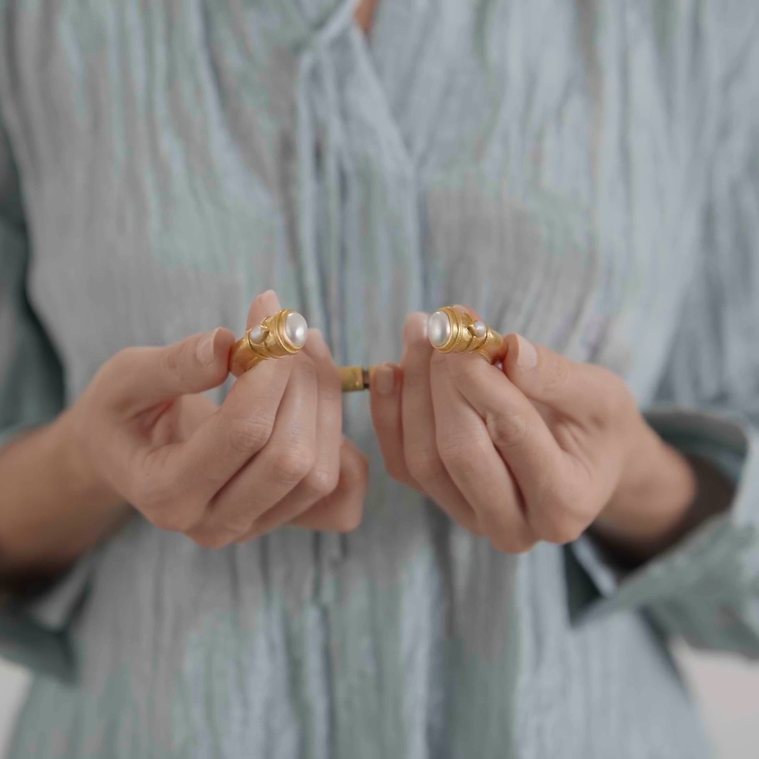 Julie Vos - Cannes Demi Cuff - Iridescent Tanzanite Blue