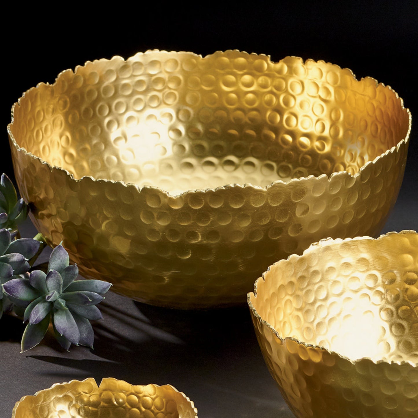 GILDED HAMMERED RUFFLE BOWL