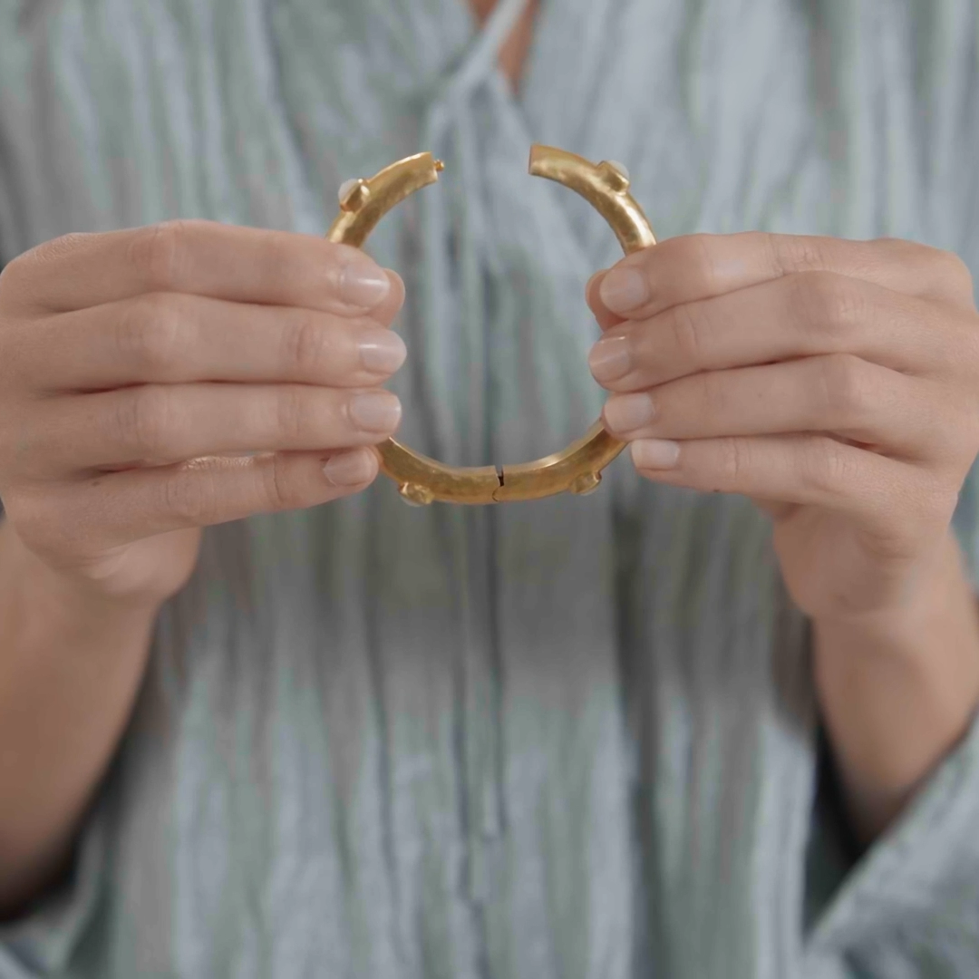 Julie Vos - Catalina Stone Hinge Bangle - Emerald Green - Findlay Rowe Designs