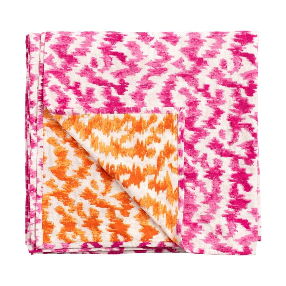 Caspari - Tablecloth - Reversible Kantha - Orange & Fuchsia Modern Moiré