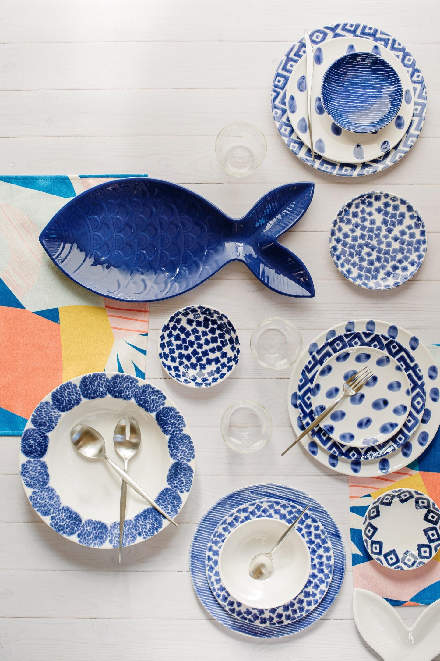 Vietri - Round Cheese Board - Santorini Flowers - Findlay Rowe Designs