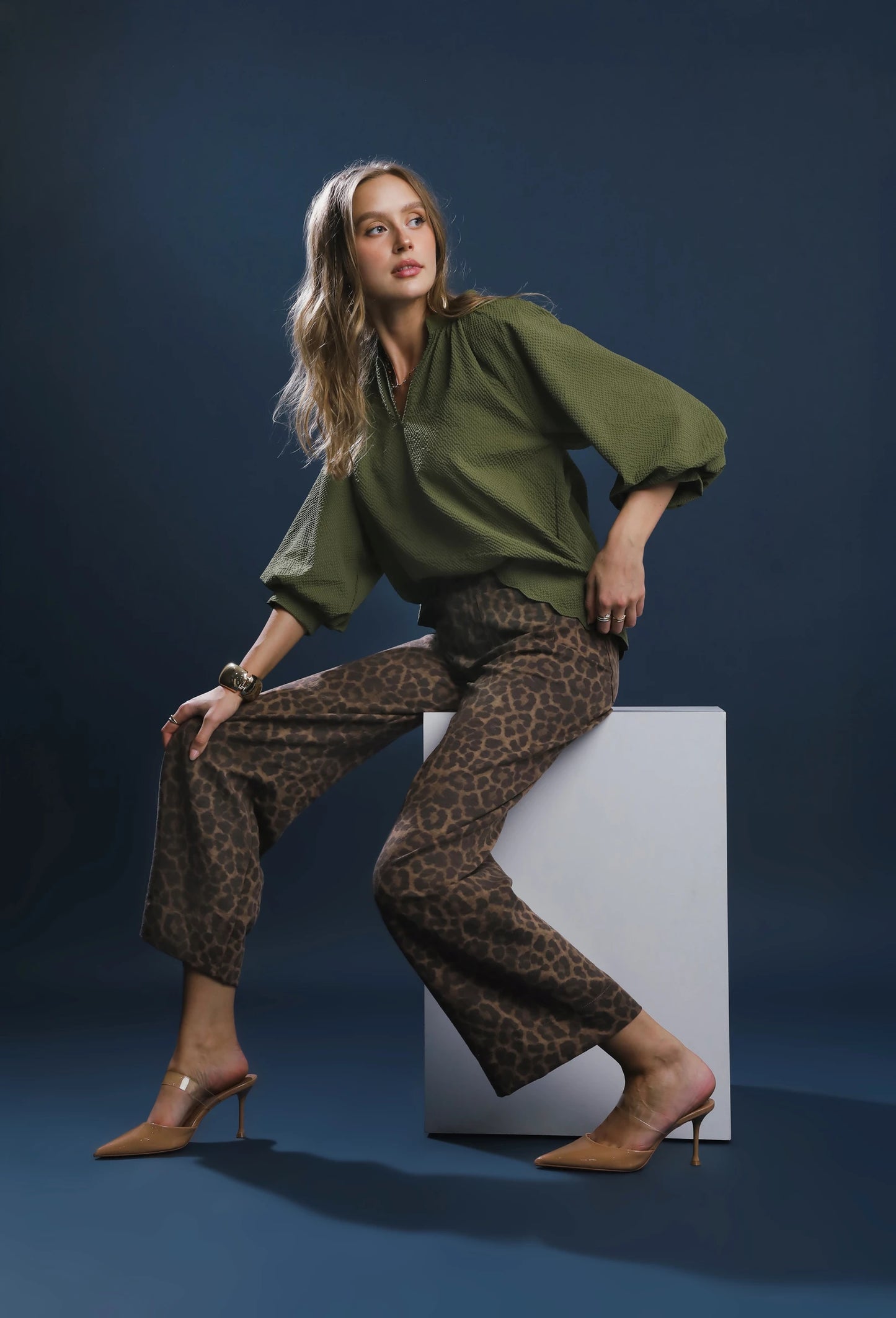 Umgee - Top - V Neck Balloon Sleeves  - Olive