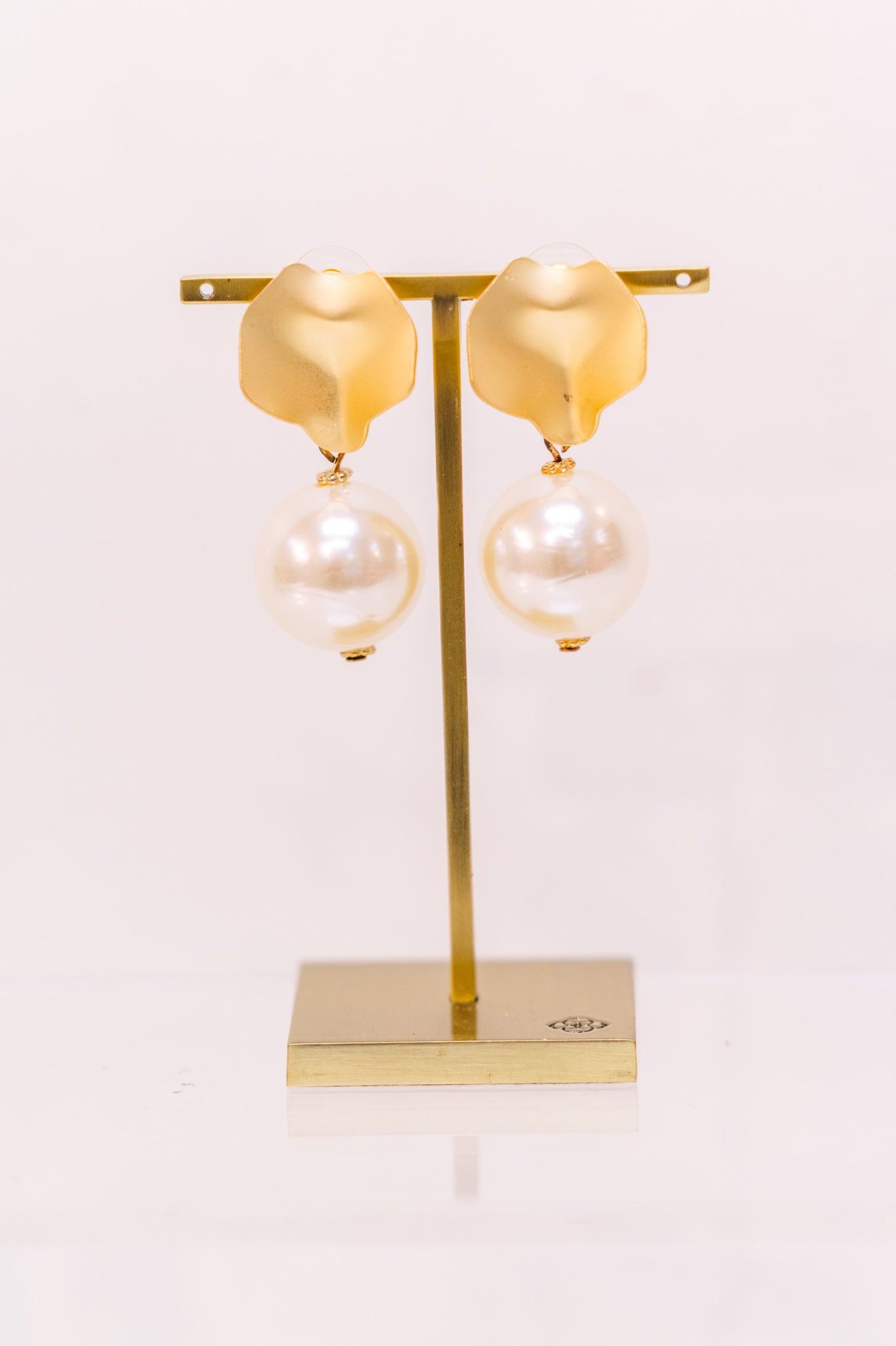 Earring - Brushed Gold Pearl Drop - Findlay Rowe Designs