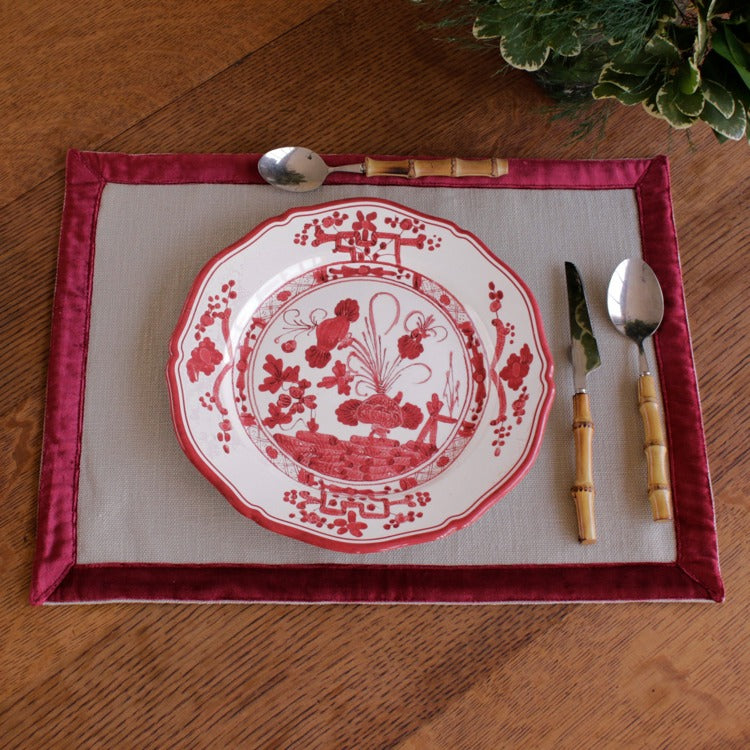 Beatriz Ball - Vida Faenza 9" Salad Plate - White and Red - Findlay Rowe Designs