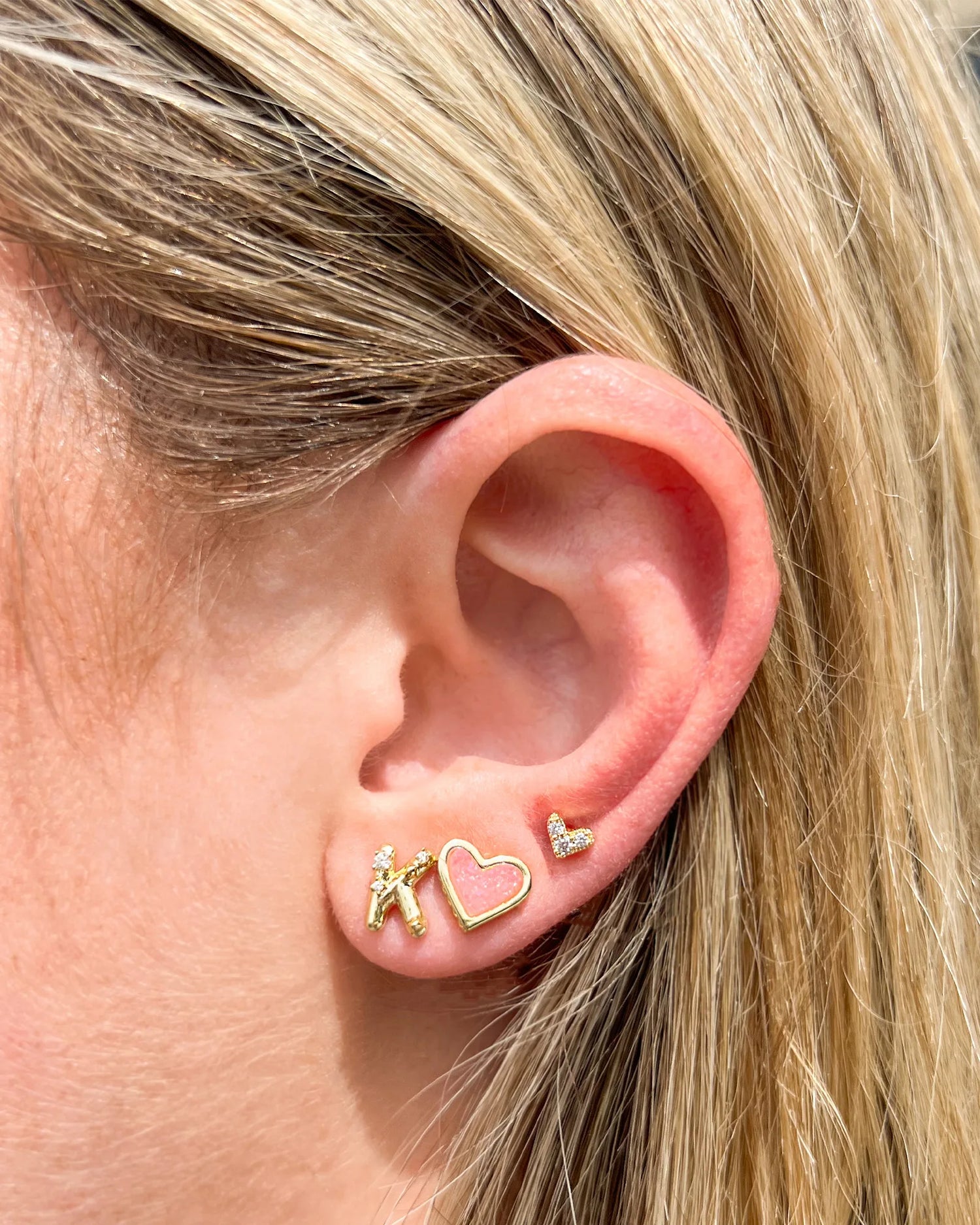 Kendra Scott- FRAMED ARI HEART STUD EARRINGS GOLD LIGHT PINK DRUSY - Findlay Rowe Designs