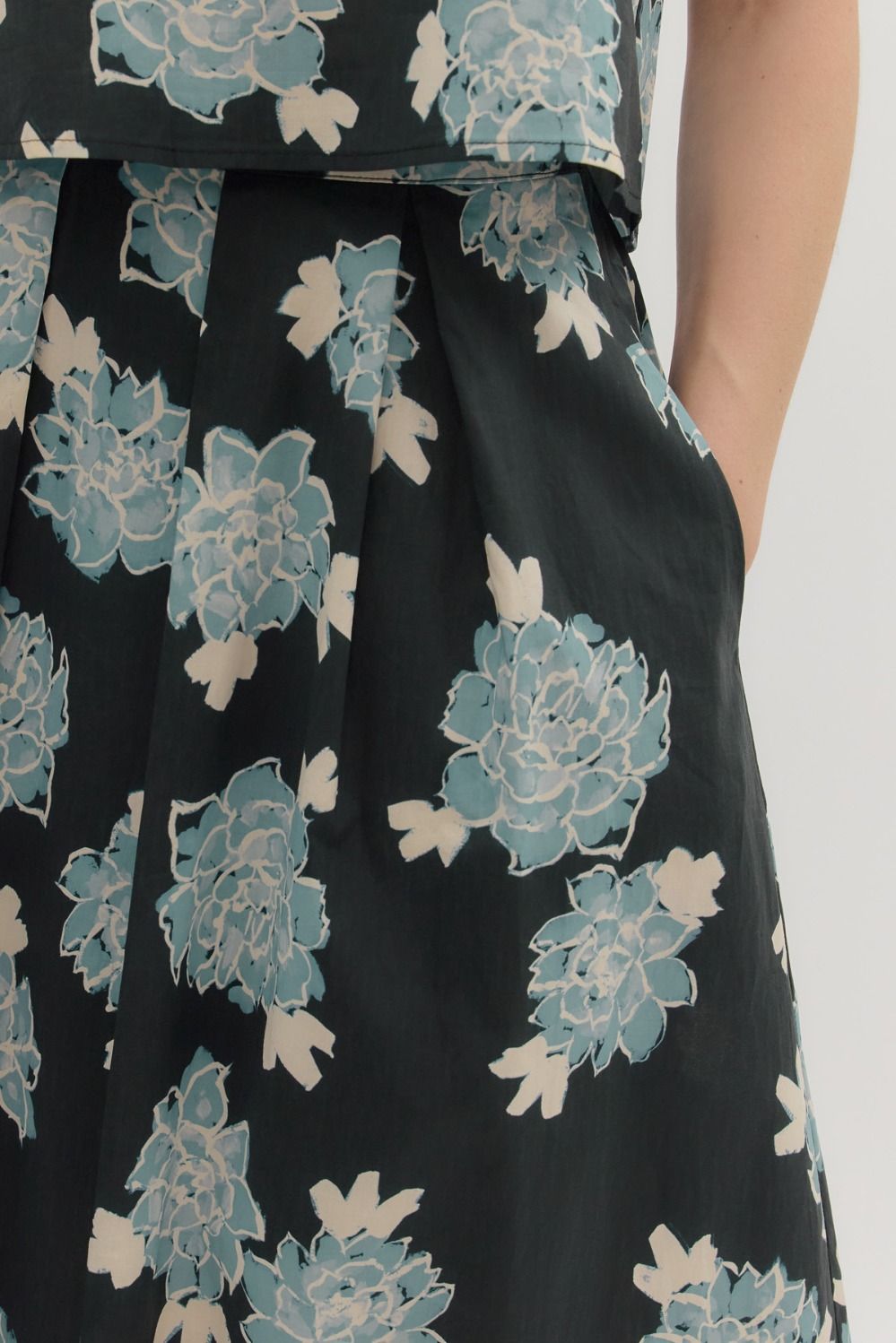 Skirt - Floral Print Midi - Black - Findlay Rowe Designs