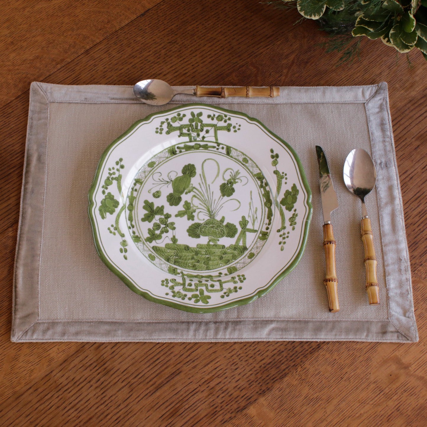 Beatriz Ball - VIDA Faenza Salad Plate - White and Green - Findlay Rowe Designs