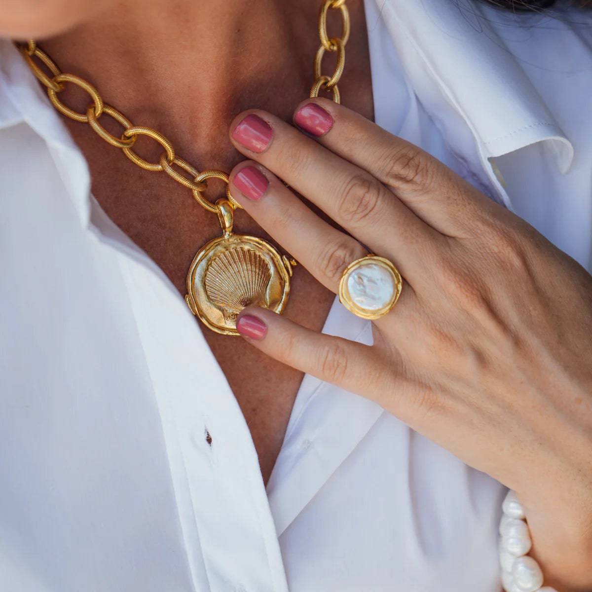 Susan Shaw - Ring - Coin Pearl Cab - Findlay Rowe Designs