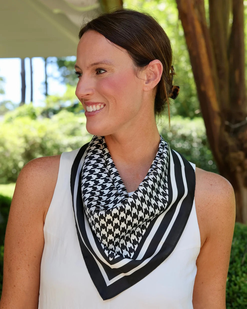 Caroline Hill - Scarf - Carlton Square - Houndstooth Black White - Medium