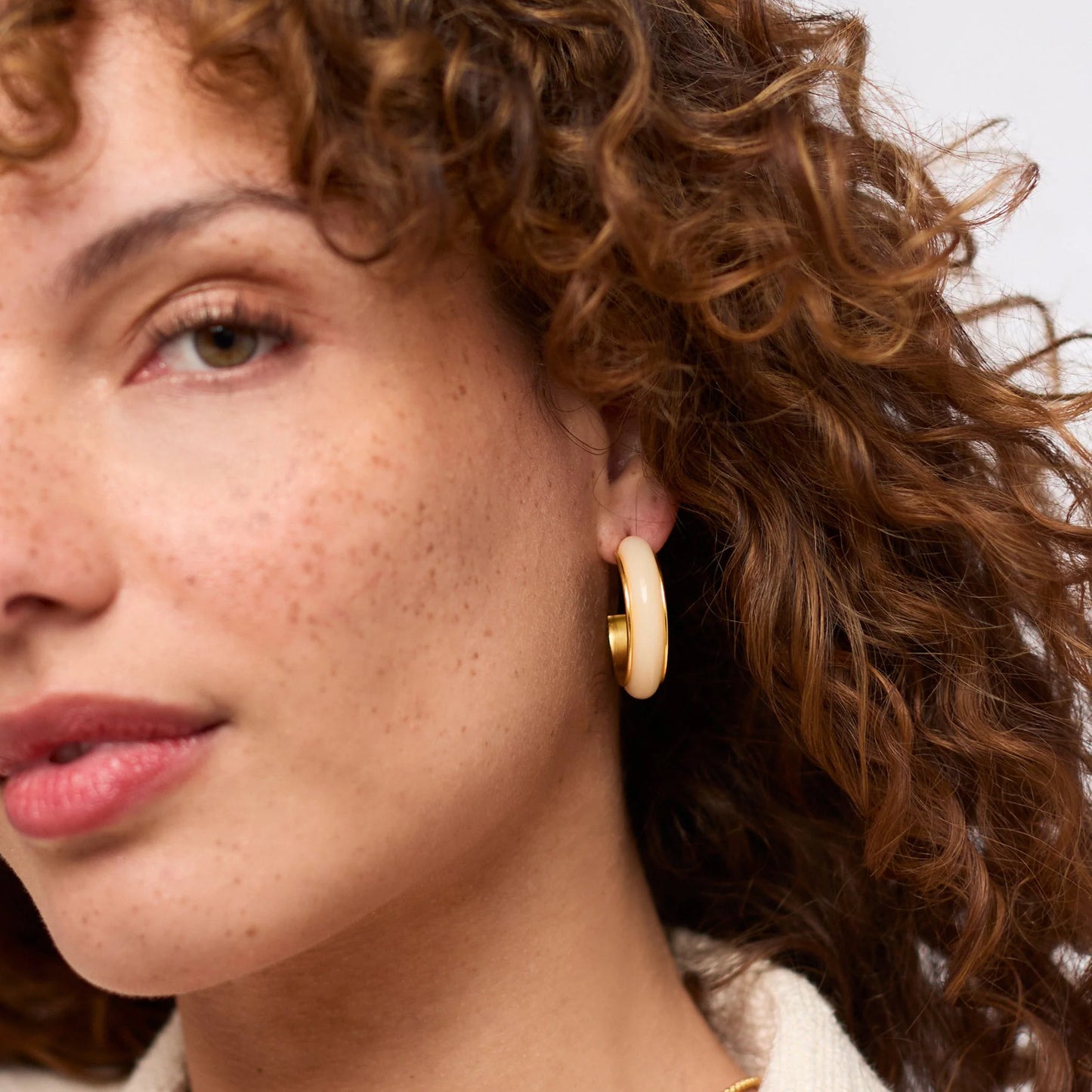 Julie Vos - Earring - Carnaby Hoop - Ivory - Medium