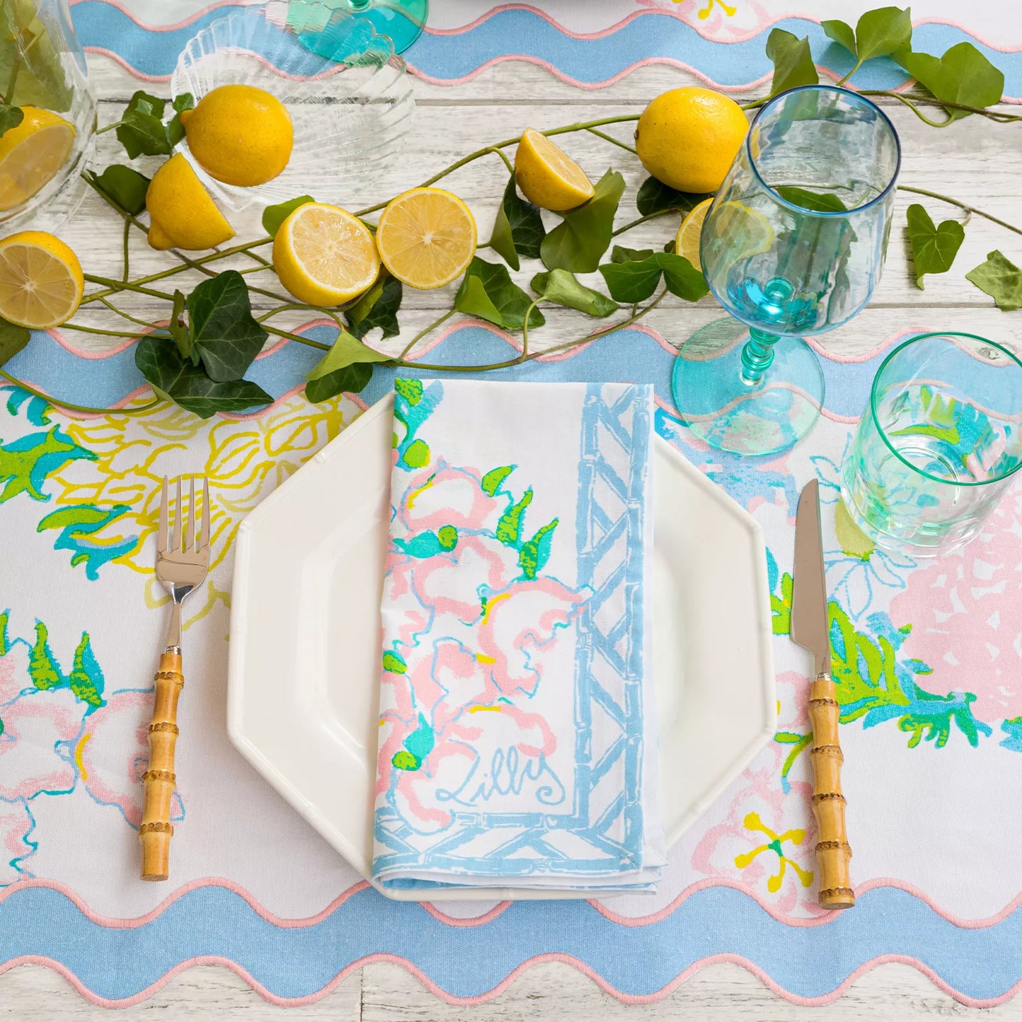 Lilly Pulitzer - Wine Glass - Set 2 - Mint Hydrangea Blue - Findlay Rowe Designs