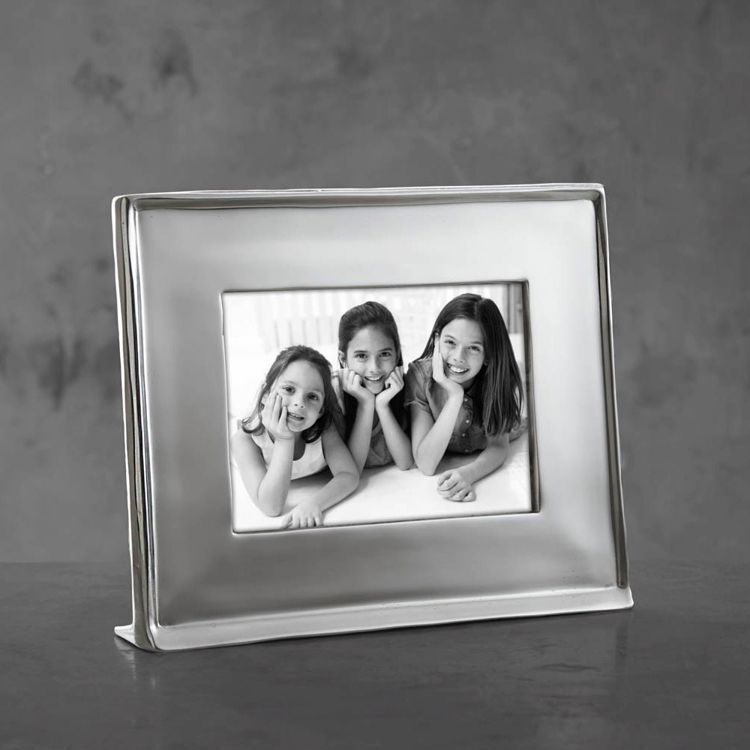 Beatriz Ball - Frame - Jason 5 x 7 Horizontal - Findlay Rowe Designs