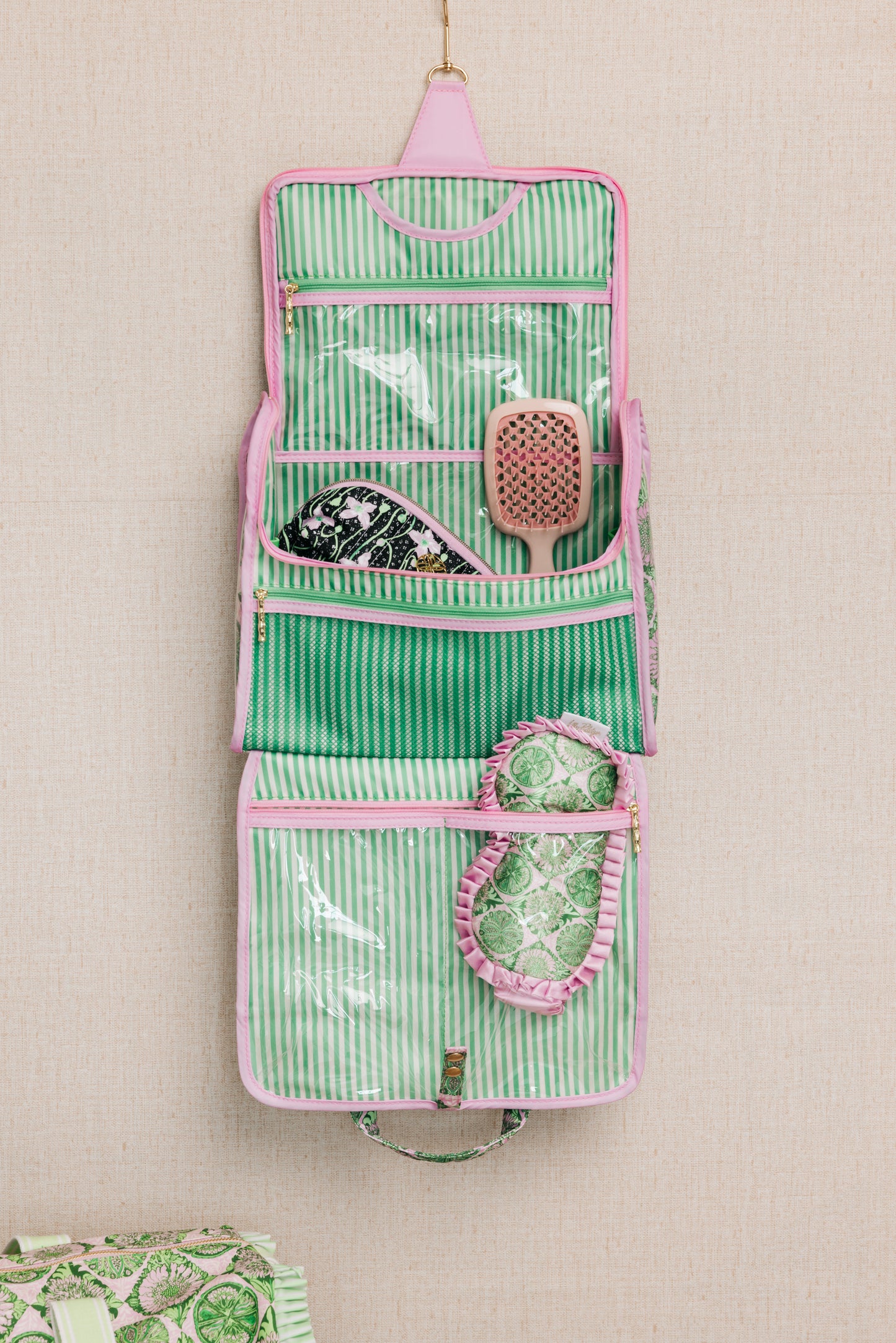 Lilly Pulitzer - Hanging Toiletry Bag - Tropical Tiles