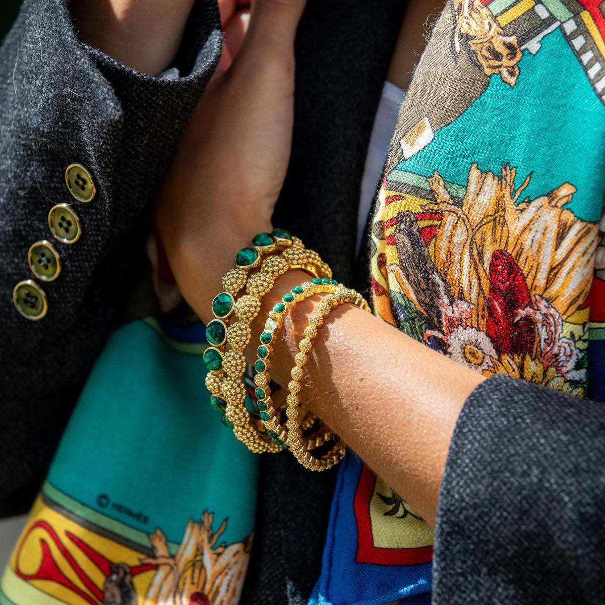 Capucine de Wulf - Bracelet - Berry Eternity Petite Hinged Bangle - Gold