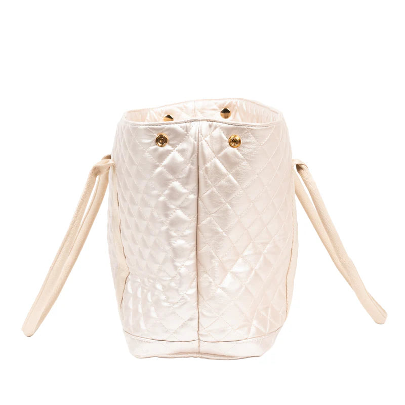 Scout - Miss Manors - Champagne Quilted