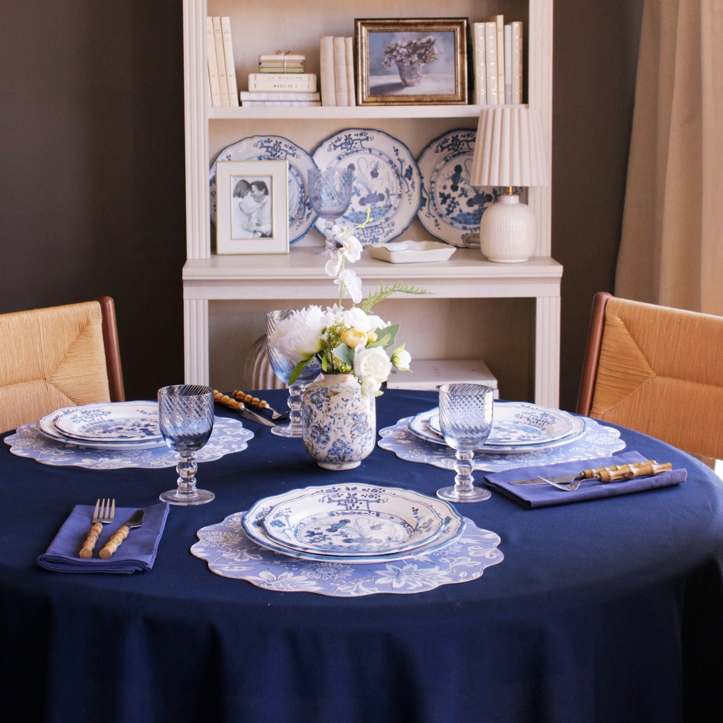 Beatriz Ball - VIDA Faenza Dinner Plate - White and Blue - Findlay Rowe Designs