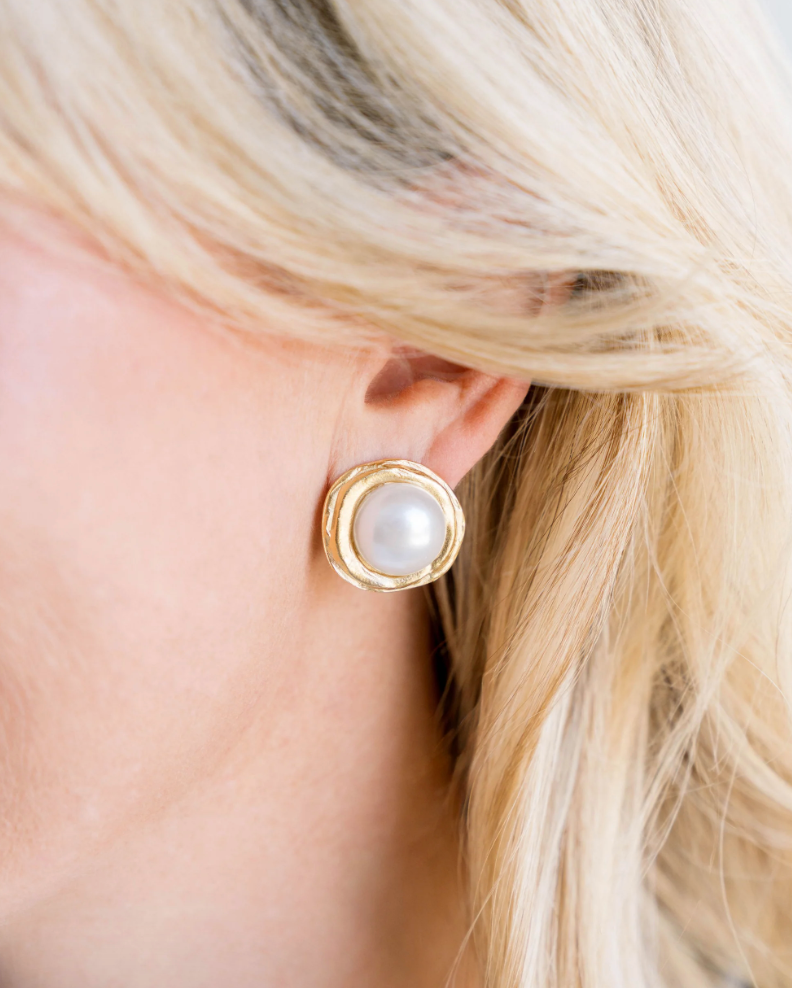Susan Shaw - Earrings - Classic Pearl Cab Studs