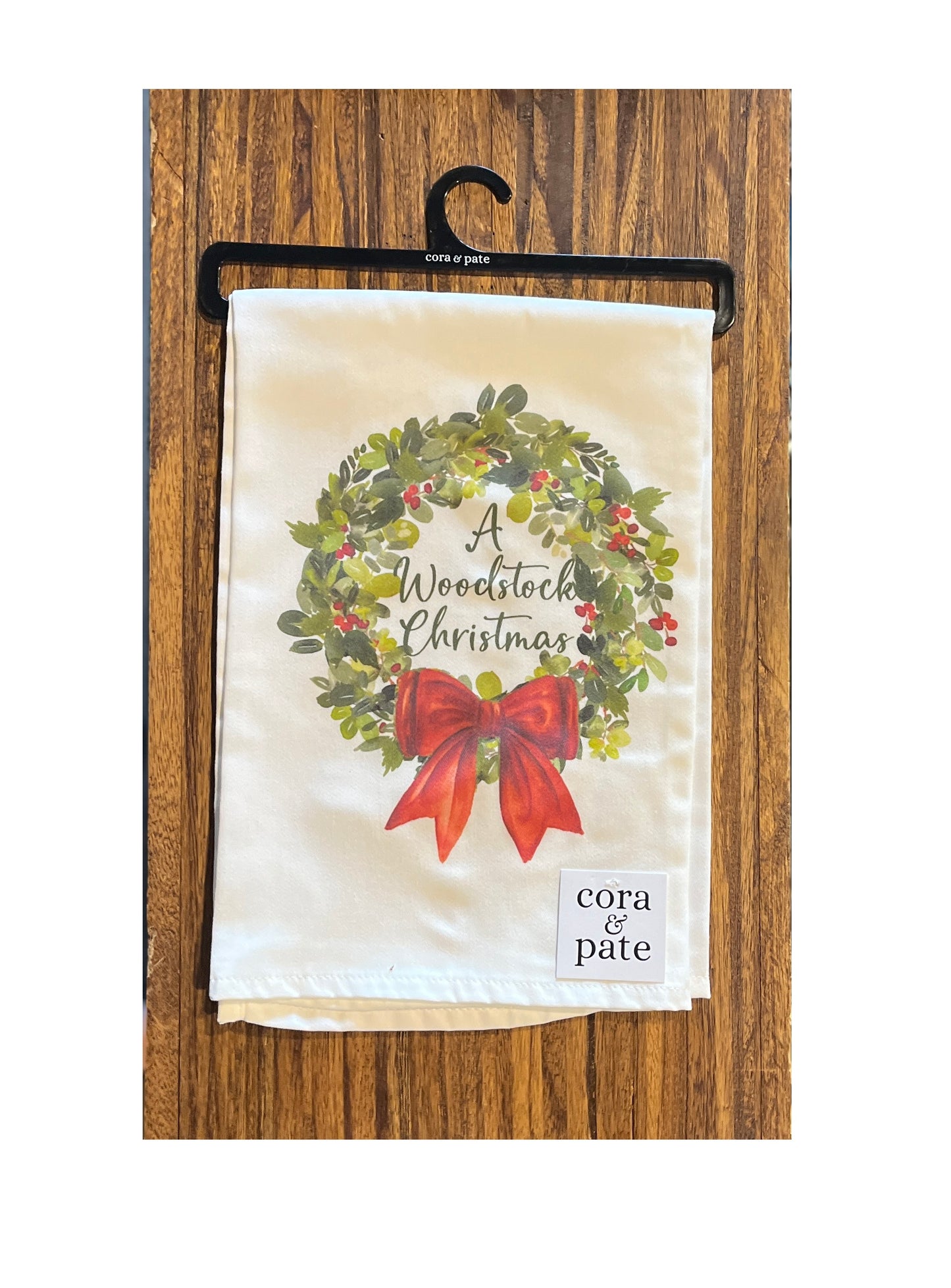 Cora and Pate - Towel - Christmas in Woodstock Wreath