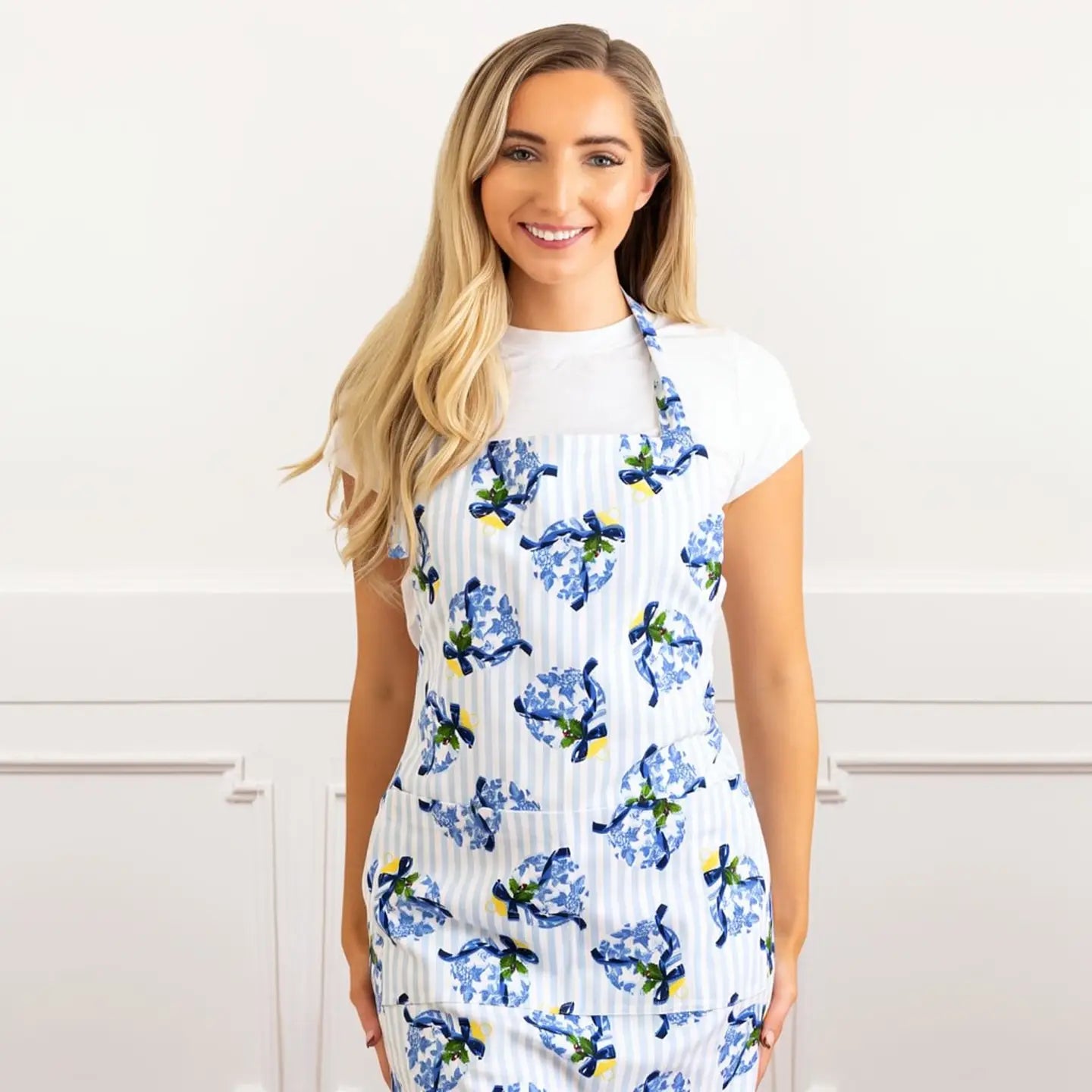 8 Oak Lane - Apron - Holiday Chinoiserie - Findlay Rowe Designs