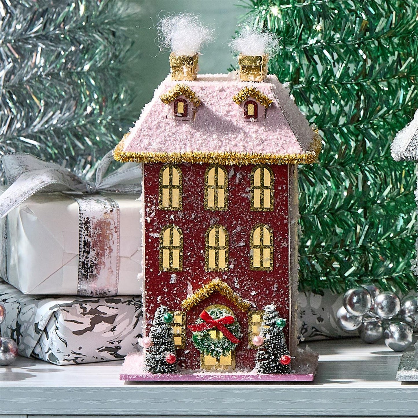 Light Up House - Christmas Decor