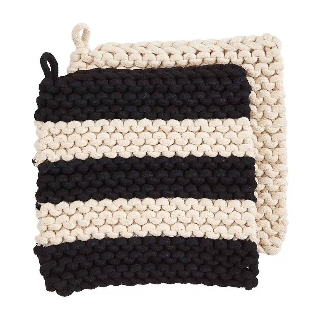 https://www.findlayrowedesigns.com/cdn/shop/files/mud-pie-towel-default-title-mud-pie-striped-crochet-pot-holders-30018195292233_1080x.jpg?v=1699078403
